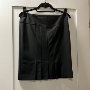Theory Pleat hem pencil skirt size 4 black
